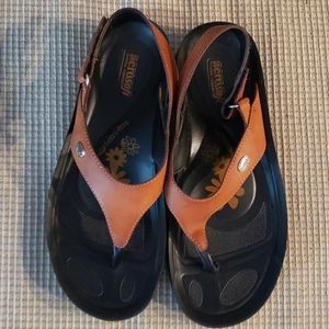 Flip flops closed back